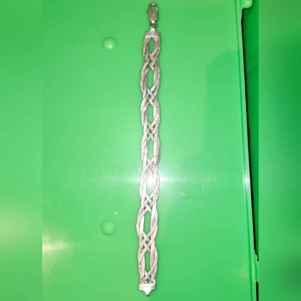 Sterling Silver Lobster Clasp 7 Inch Bracelet Flat Lay